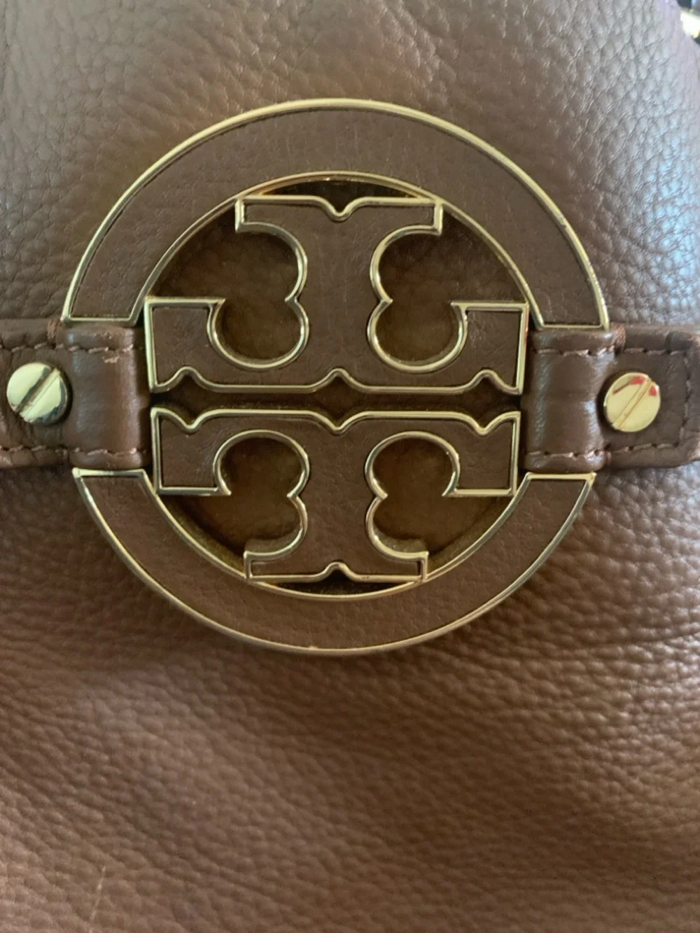 Tory Burch Brown Leather Shoulder Bag with Gold Logo - Picture 4 of 10